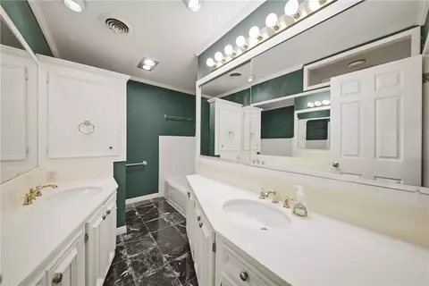 Bath - 308 Brookside Dr E, Bryan, TX 77801 photo 3 of 4