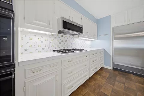 Kitchen - 308 Brookside Dr E, Bryan, TX 77801 photo 4 of 5