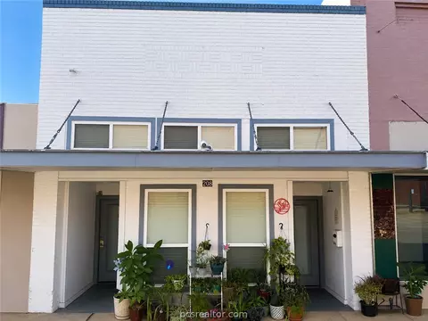 205 W Buck St, Caldwell, TX 77836