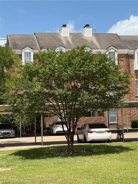 400 Nagle 302, College Station, TX 77840