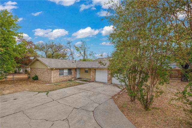 1313 Leacrest Dr, College Station, TX 77840