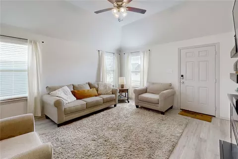 2846 Messenger Way, Bryan, TX 77803 photo 3