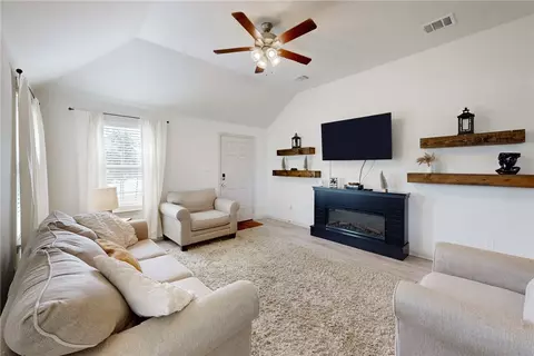 2846 Messenger Way, Bryan, TX 77803 photo 4