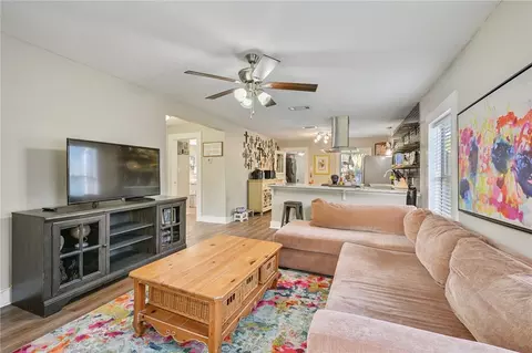 1207 E 26th St, Bryan, TX 77803 photo 3