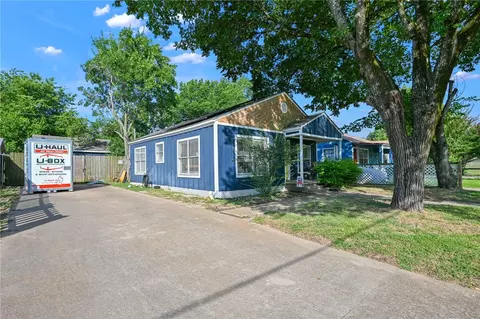 1207 E 26th St, Bryan, TX 77803 photo 2