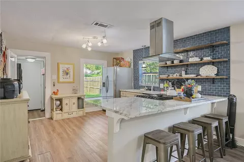 1207 E 26th St, Bryan, TX 77803 photo 6