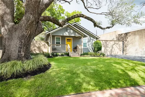 2709 S College Ave, Bryan, TX 77801