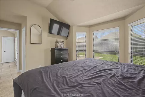 Bedroom - 2026 Mountain Wind Loop, Bryan, TX 77807 photo 3 of 5