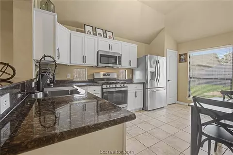 Kitchen - 2026 Mountain Wind Loop, Bryan, TX 77807 photo 1 of 3