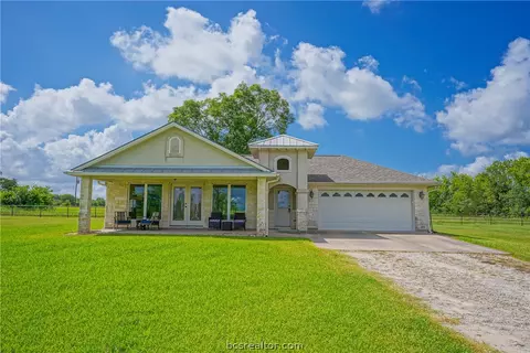 4662 Thane Rd, Navasota, TX 77868