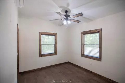 Bedroom - 11696 Long Trussel Rd, Bryan, TX 77808 photo 6 of 7