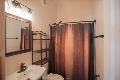 Bath - 11696 Long Trussel Rd, Bryan, TX 77808 photo 4 of 4