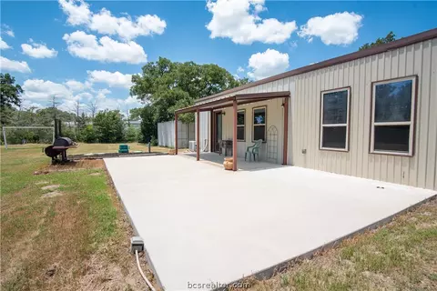 Exterior - 11696 Long Trussel Rd, Bryan, TX 77808 photo 3 of 8