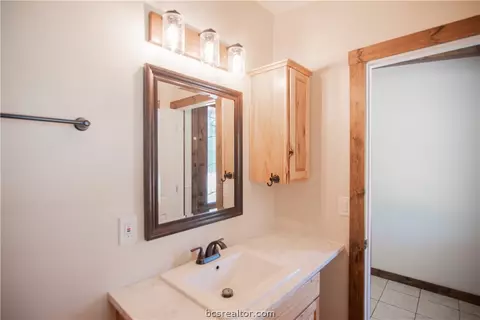 Bath - 11696 Long Trussel Rd, Bryan, TX 77808 photo 2 of 4