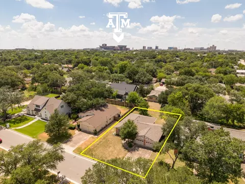 1201 Pershing Dr, College Station, TX 77840