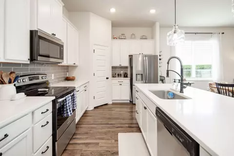 Kitchen - 3105 Tarleton Ct, Bryan, TX 77808 photo 3 of 4