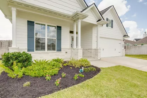 Exterior - 3105 Tarleton Ct, Bryan, TX 77808 photo 2 of 11