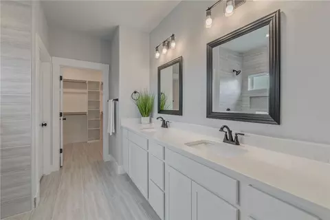 Bath - 2811 Spector Dr, Bryan, TX 77808 photo 4 of 5