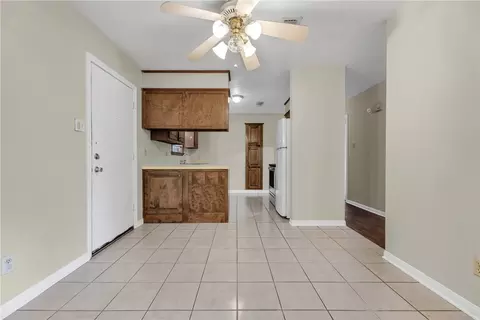 3015 Red Robin Loop, Bryan, TX 77802 photo 9