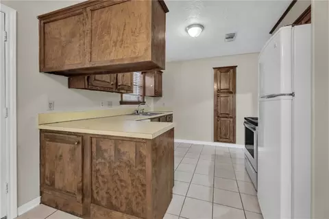 3015 Red Robin Loop, Bryan, TX 77802 photo 7
