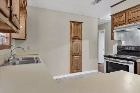 3015 Red Robin Loop, Bryan, TX 77802 photo 8