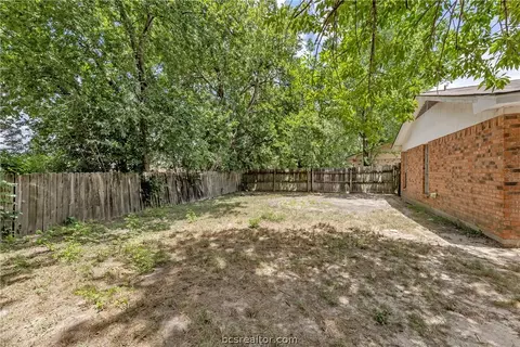 3015 Red Robin Loop, Bryan, TX 77802 photo 18