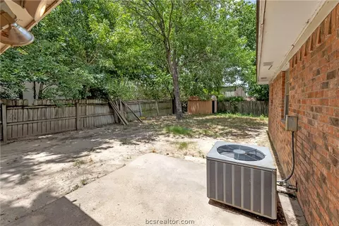 3015 Red Robin Loop, Bryan, TX 77802 photo 16