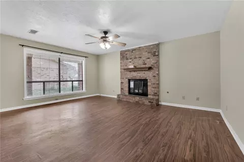 3015 Red Robin Loop, Bryan, TX 77802 photo 5
