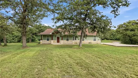 2033 Pauline Ln, Caldwell, TX 77836