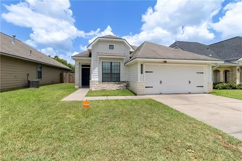 209 Fieldstone Pl, College Station, TX 77845