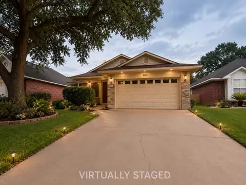 303 Scenic Brk, Brenham, TX 77833