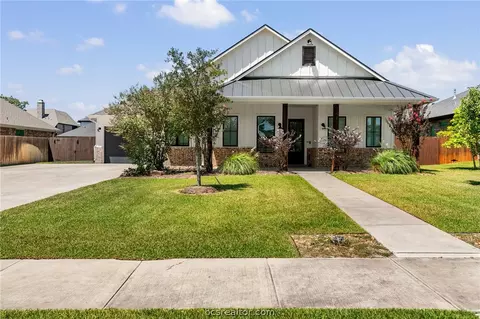 1931 Spanish Moss Dr, College Station, TX 77845