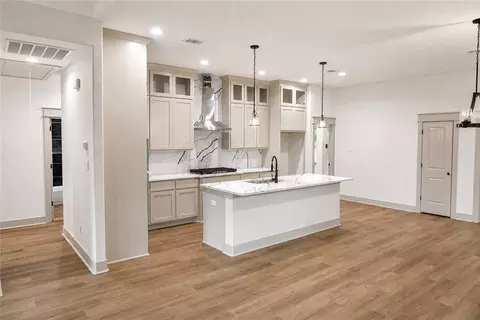 911 Harlem Ln, Bryan, TX 77803 photo 3