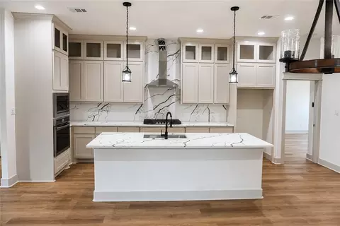 911 Harlem Ln, Bryan, TX 77803 photo 2