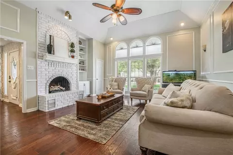 2307 W Briargate Dr, Bryan, TX 77802