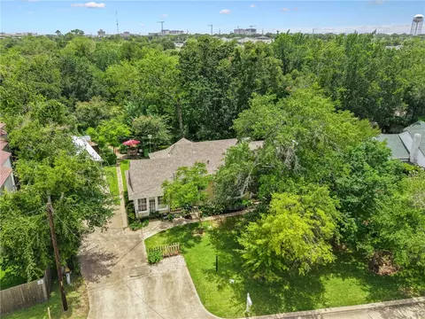 View/Area - 733 Eagle Pass St, Bryan, TX 77802 photo 2 of 3