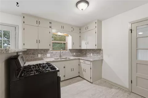 1505 Burt St, Bryan, TX 77802 photo 9
