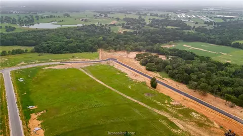 144 Pueblo Dr, Caldwell, TX 77836