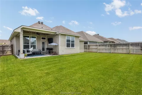 Exterior - 2008 Kathryn Dr, Bryan, TX 77807 photo 3 of 4