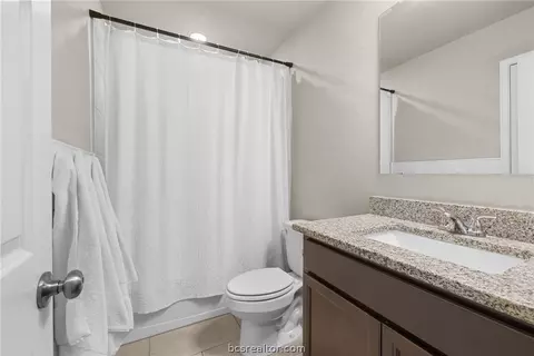 Bath - 2008 Kathryn Dr, Bryan, TX 77807 photo 1 of 5