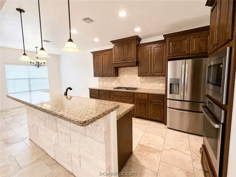 Kitchen - 3092 Archer Cir, Bryan, TX 77808 photo 2 of 7