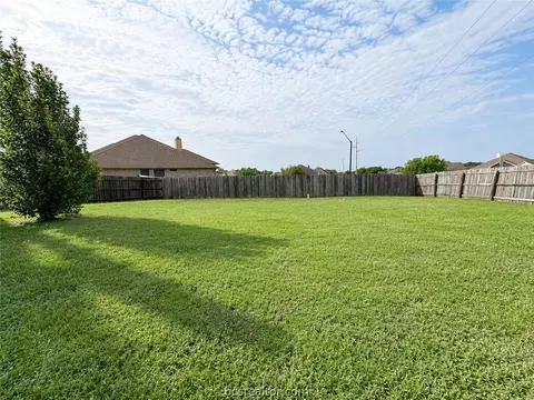 Exterior - 3092 Archer Cir, Bryan, TX 77808 photo 5 of 5
