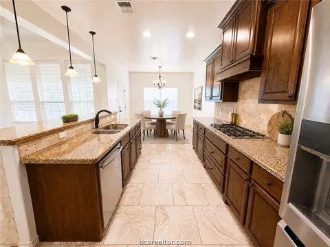 Kitchen - 3092 Archer Cir, Bryan, TX 77808 photo 5 of 7