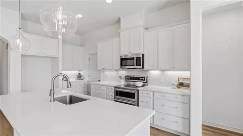 Kitchen - 3524 Pointe Du Hoc Loop, Bryan, TX 77808 photo 1 of 5