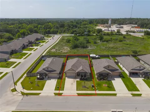 5266 Montague Loop, Bryan, TX 77807 photo 3