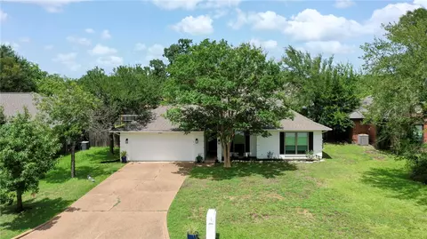 2907 Pueblo Ct S, College Station, TX 77845