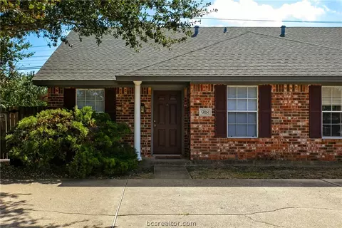 916-918 Sun Meadow St, College Station, TX 77845
