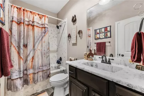 Bath - 9847 Weedon Loop, Bryan, TX 77808 photo 3 of 4