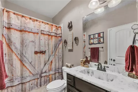 Bath - 9847 Weedon Loop, Bryan, TX 77808 photo 4 of 4