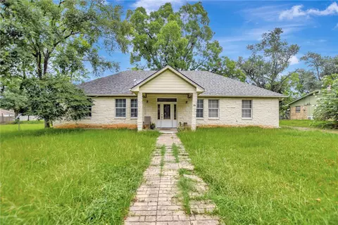 306 Heath Ave, Madisonville, TX 77864